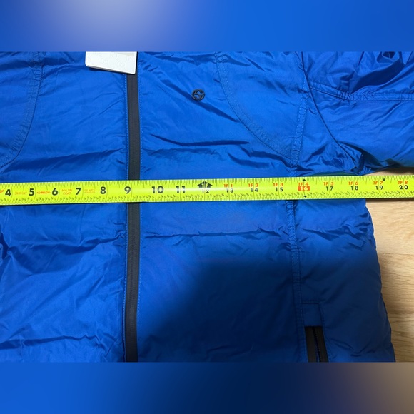 Luxury Gucci Youth Down Blue Hooded Jacket with Black Accents (Waterproof) - Picture 16 of 16